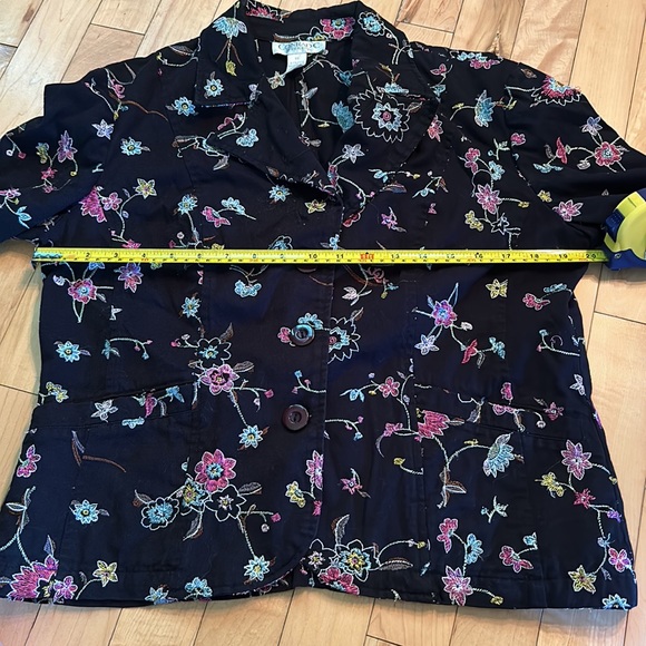 Black Floral Embroidered Blazer Jacket - Picture 7 of 10